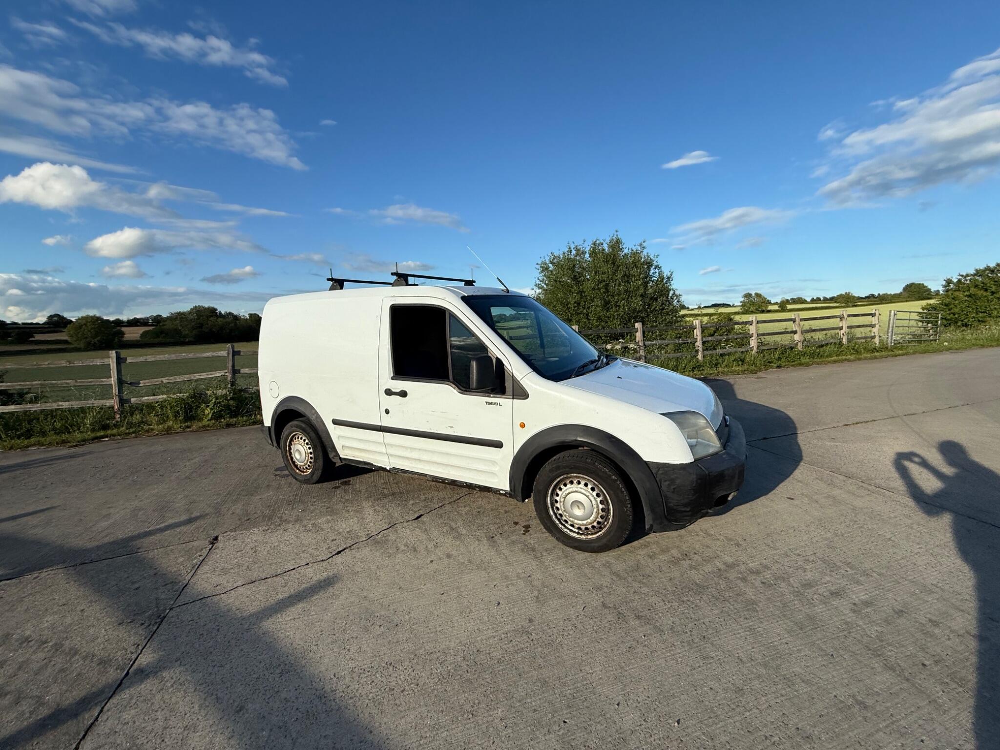 Ford Transit Connect 1.8 TDCi T200 LX L1 H1 4dr — photo 44 of 86